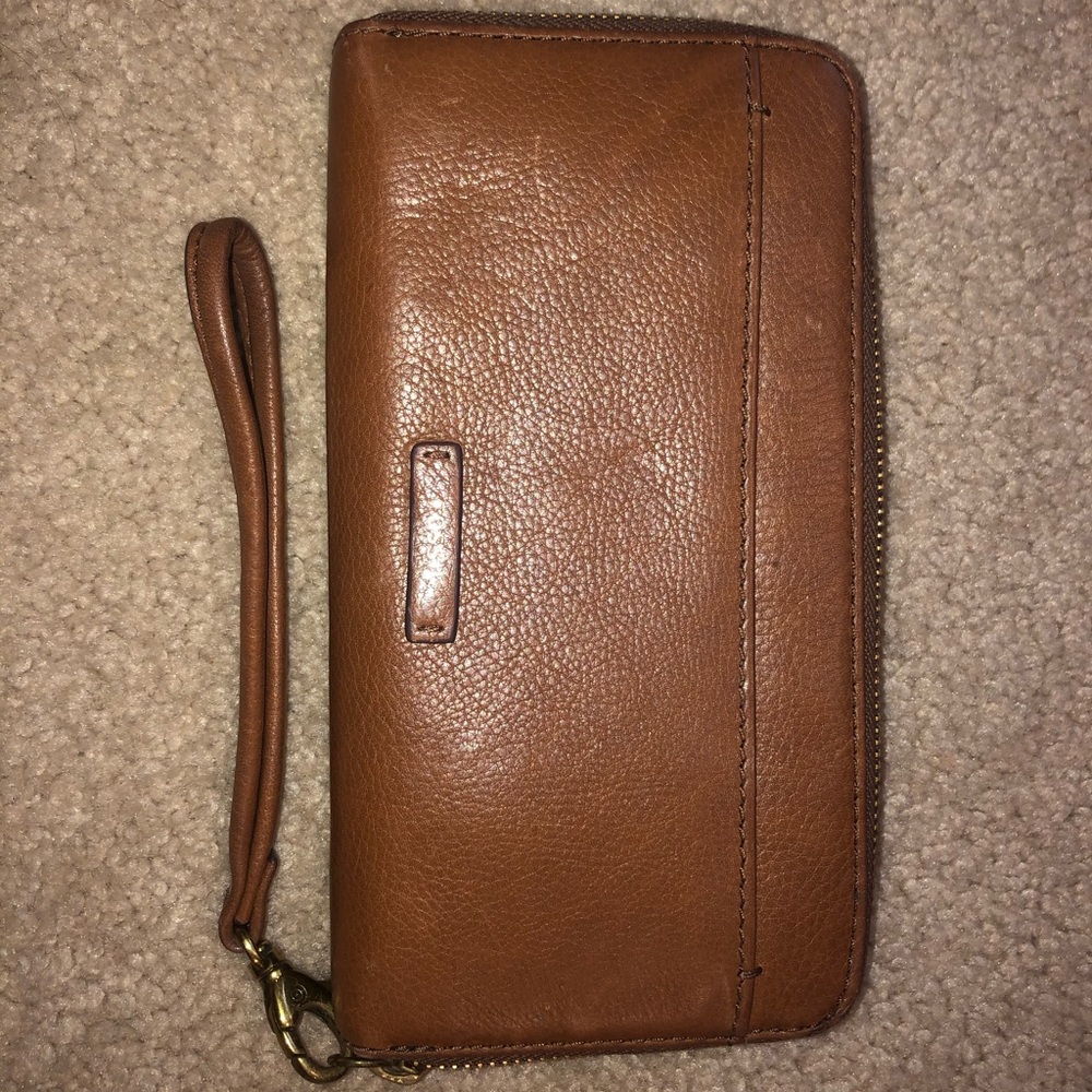 Fossil Wristlet